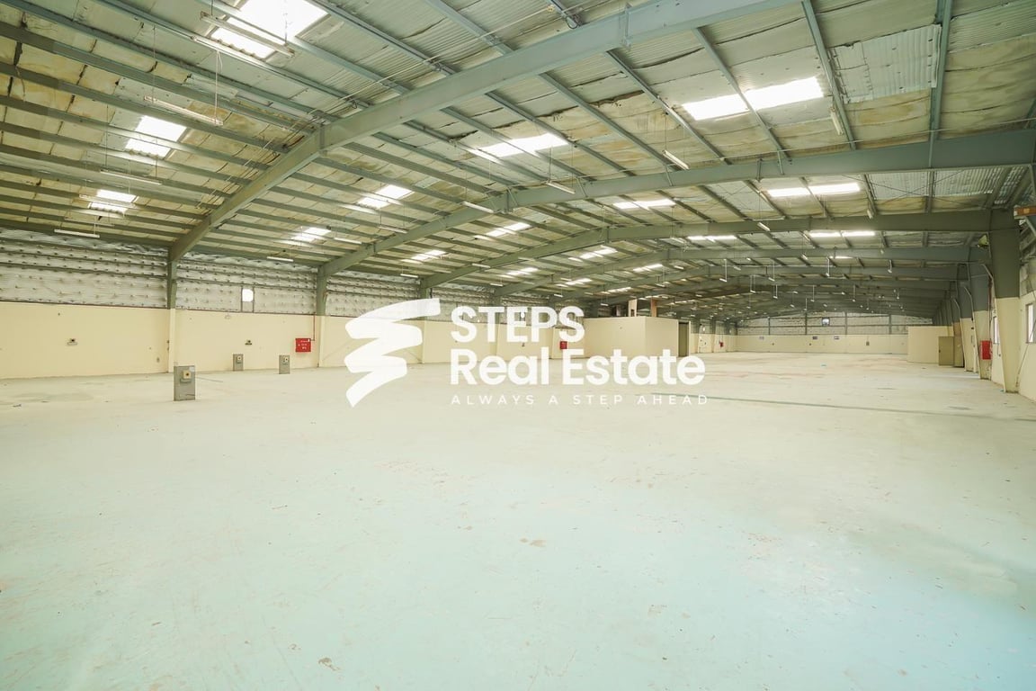 3000 SQM Workshop Rooms and Offices in Industrial - Warehouse in Industrial Area