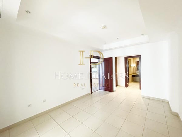 Amazing 1BR Semi Furnished Apt. in Porto Arabia - Apartment in West Porto Drive