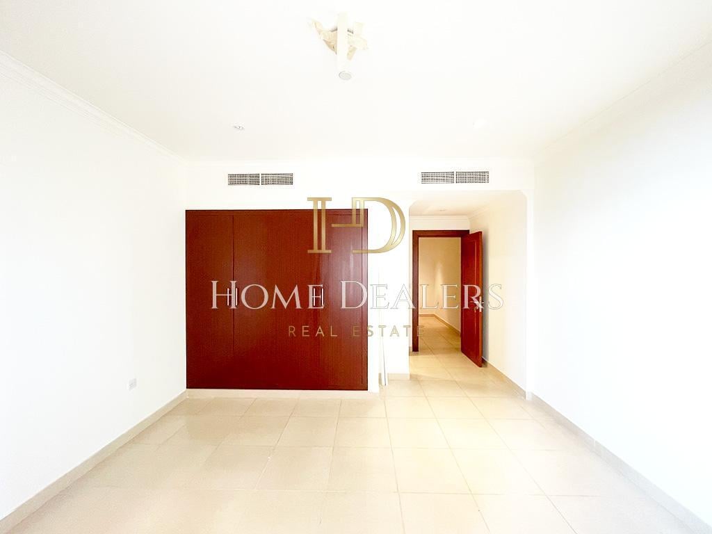 Hot Offer! 2BR Apartment for sale in Porto Arabia - Apartment in West Porto Drive