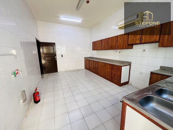 SPACIOUS AFFORDABLE 4 BEDROOMS VILLA COMPOUND - Compound Villa in Al Waab Street