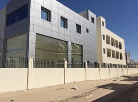 WAREHOUSE WITH SHOWROOM, OFFICES AND ACCOMM. - Warehouse in Birkat Al Awamer