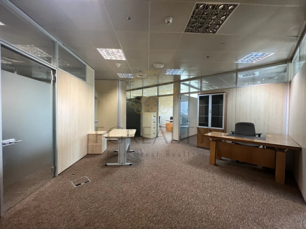 Sea Views Office Space" Fully Furnished with Sea Views, Underground Parking and Secure Access in West Bay - All-I - Office in West Bay