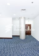 Spacious Office for Rent Prime Location - Office in Banks street