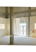 Warehouse with Rooms for Sale in Birkat Al Awamer - Warehouse in East Industrial Street
