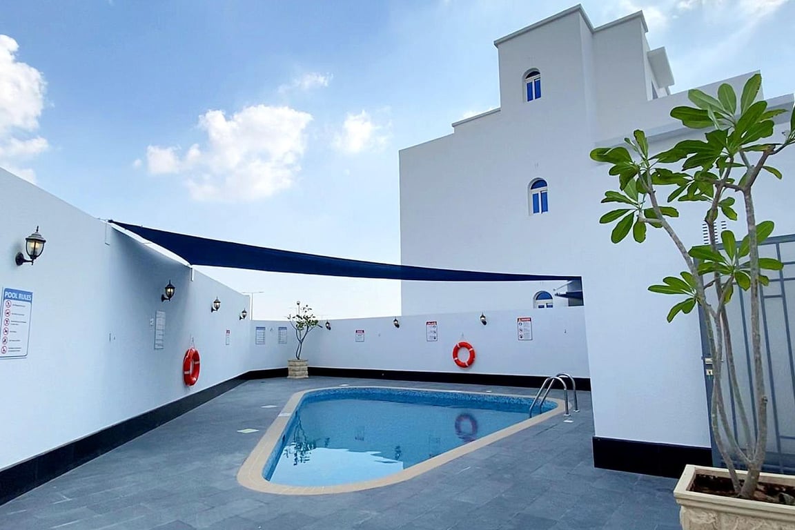 Amazing 5 Br Villa, Semi Furnished with Pool - Villa in Janayin Al Waab