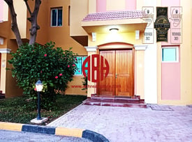 MODERNLY FURNISHED 4BDR + MAID | PREMIUM AMENITIES - Compound Villa in Al Fardan Gardens