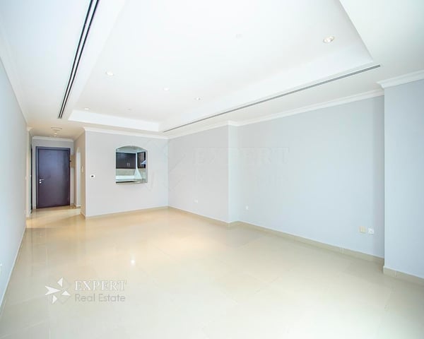 Spacious 1 Bedroom Apartment  With Sea View - Apartment in Porto Arabia