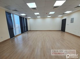 office space in umm ghuwailina with 2 bathrooms - Office in Simaisma Street