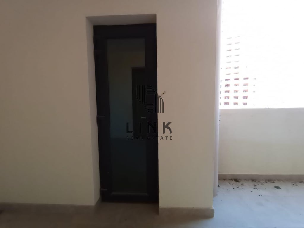 LOVELY 1 BR SEMI  FURNISHED - SIDE VIEW- - Apartment in Porto Arabia