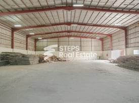 Warehouse with Spacious Yard in Industrial Area - Warehouse in Industrial Area