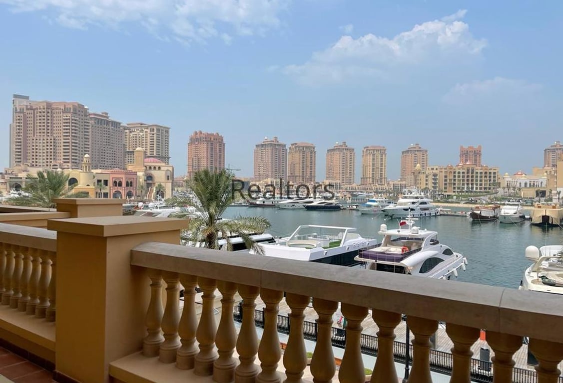 AMAZING DIRECT MARINA 2 BEDROOMS TOWNHOUSE - Townhouse in East Porto Drive