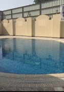 Compound villa 4 bed + backyard + balcony - Villa in Bu Hamour Street