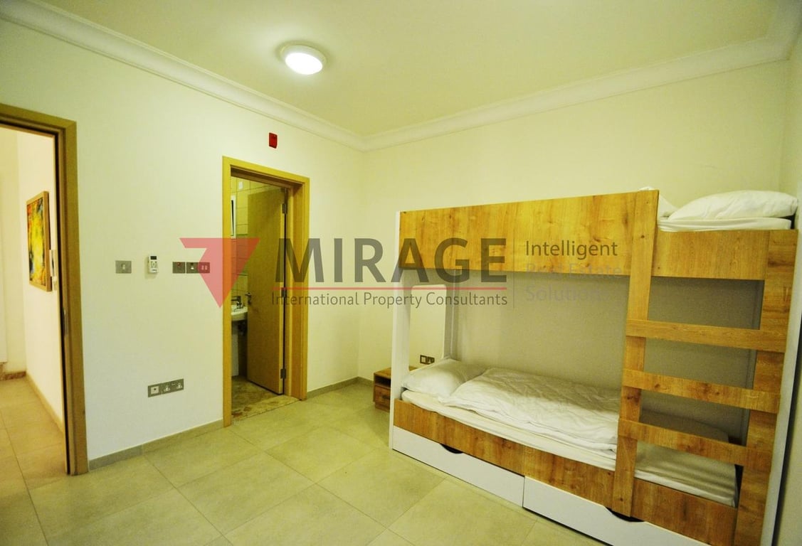 3 Bedroom Room Villa Near Villagio Mall - Villa in Aspire Zone