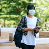 Sinh viên cầm tài sản để trang trải chi phí học tập