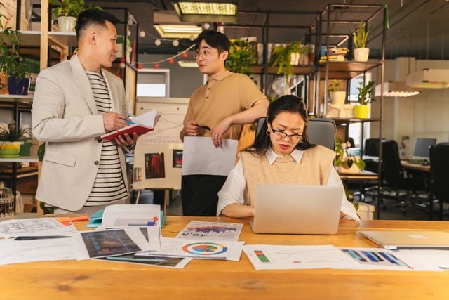 Bridging the Communication Gap for Expat Professionals