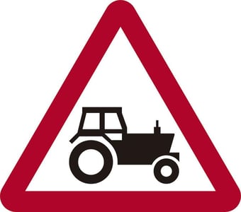 picture of Spectrum 600mm Tri. Dibond ‘Agricultural Vehicles Likely To Be In Road Ahead’ Road Sign - With Channel – [SCXO-CI-14717]