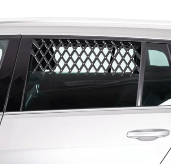 picture of Trixie Ventilation Lattice For Cars Black 30-110cm - [CMW-TX13102]- (DISC-W)