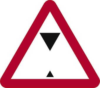 Picture of Spectrum 600mm Tri. Dibond ‘Height Restriction…’ Road Sign - With Channel - [SCXO-CI-13068]