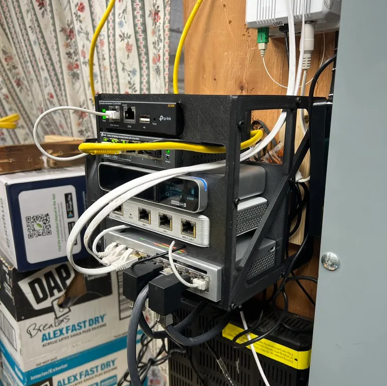 Excuse the mess of wires, but it works