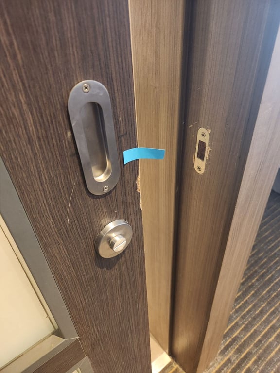 Puerta Baño  (Malo)