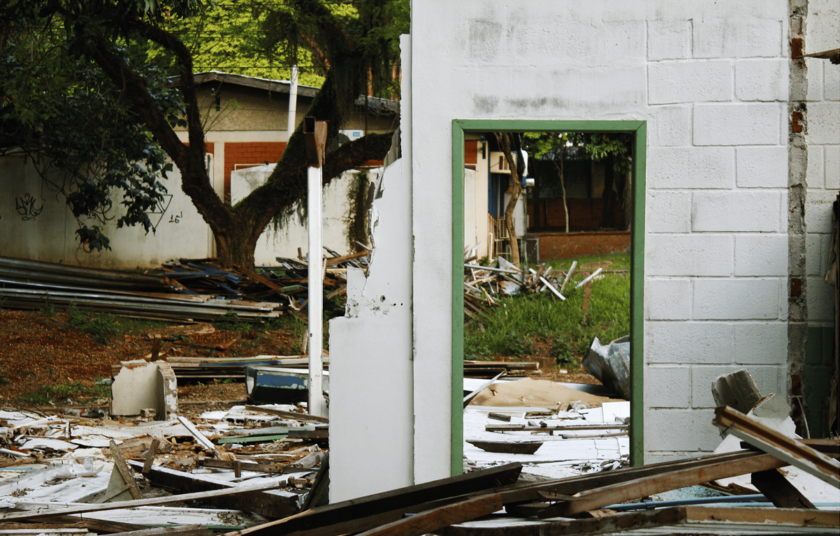 Photojournalism Between Projects and Ruins