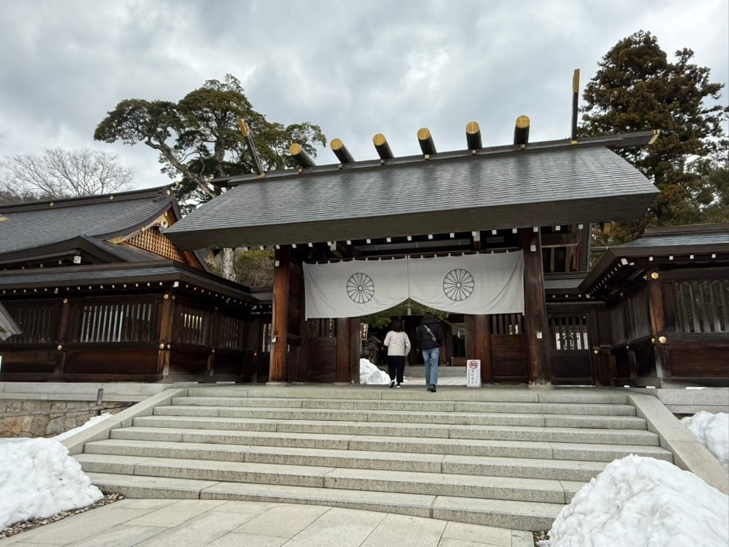 與伊勢神宮相同，進入本店的大門之後就不能拍照、錄影。