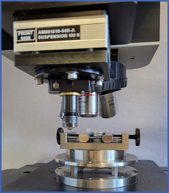 PMMA sample in Imaging position, below the objective.