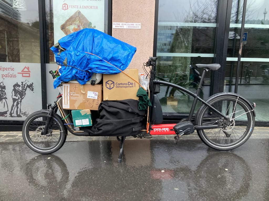 Les restes de stockage d’une cave d’un particulier dans le 18eme arrondissement.