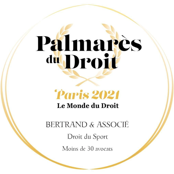 Me Jean-Jacques Bertrand reçoit Médaille d'Or Palmarès du Droit 2021 catégorie droit du sport - Cérémonie Grand Rex Paris - Le Monde du Droit