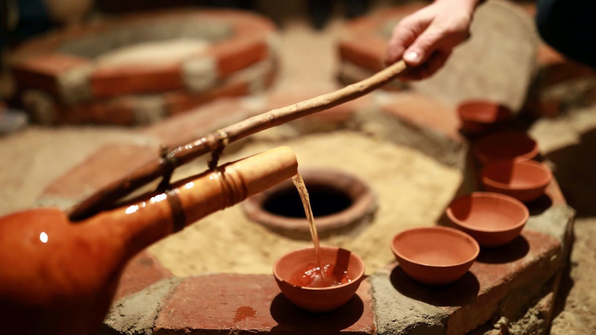 do soxan abar may ud kirbag | Two Sayings about Wine and Good deed