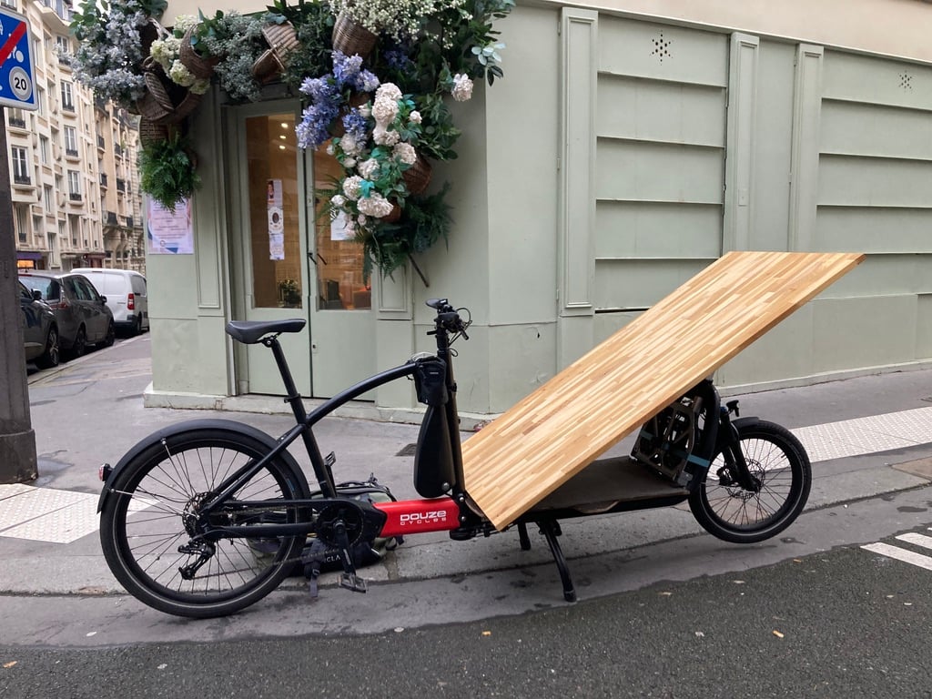 Plateau en bois pour un atelier de cuisine, dans le 18eme.