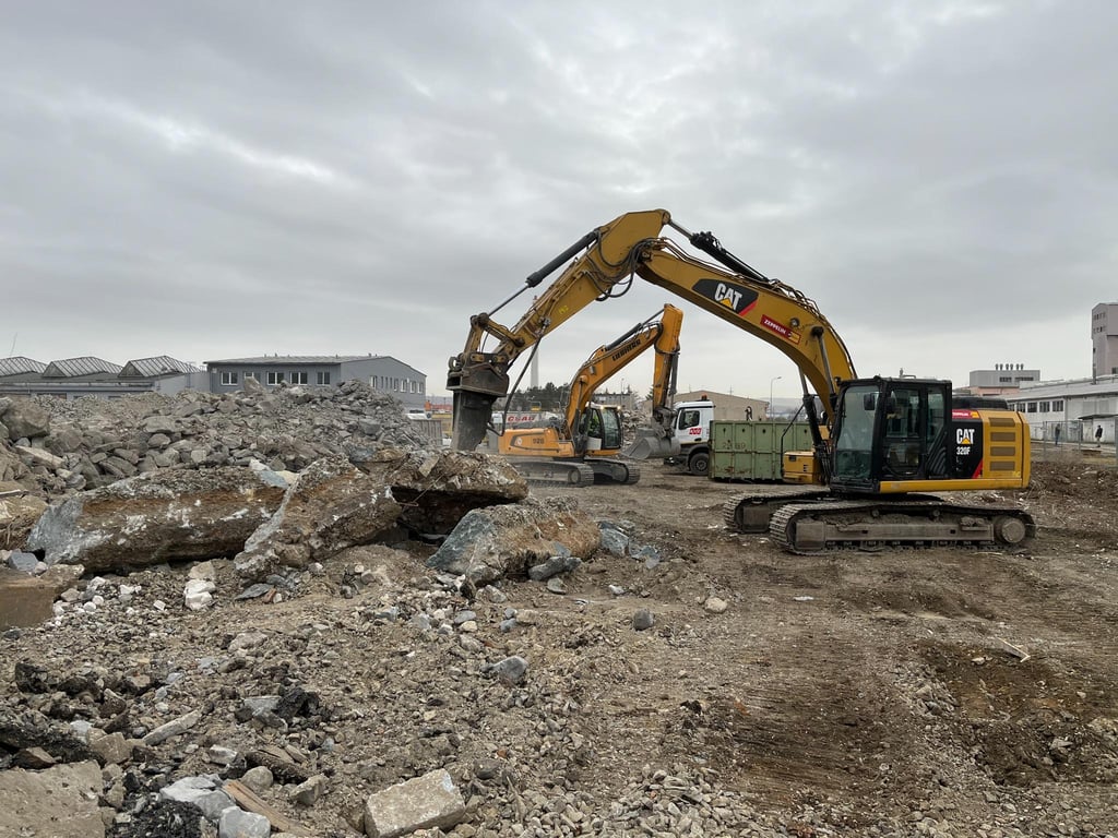 Demolice průmyslové haly, Olomouc (2021)