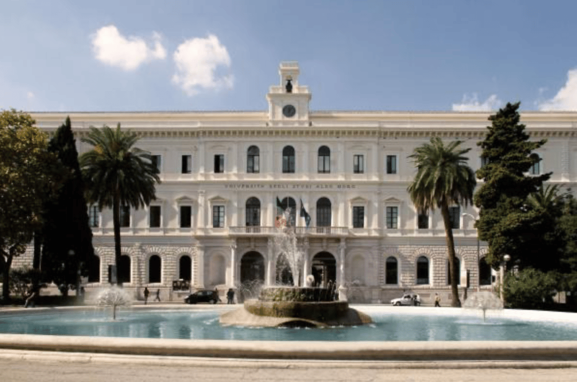 Source: https://www.uniba.it/en/university/photo-gallery/Palazzo Ateneo0.JPG/view