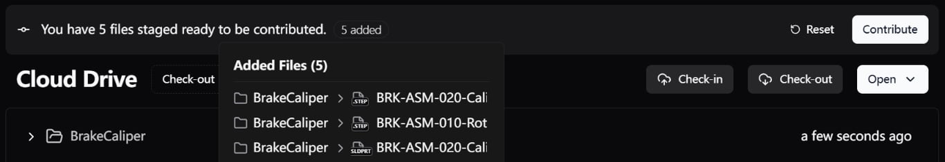 Hochgeladene CAD-Dateien erscheinen als vorbereitete Änderungen in der CAD ROOMS Desktop-App zur Überprüfung vor dem Beitragen.