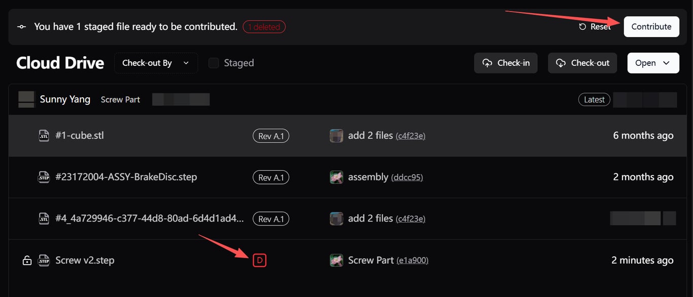 Gelöschte Dateien sind mit einem D markiert und bleiben gestaged, bis sie in CAD ROOMS beigetragen werden.