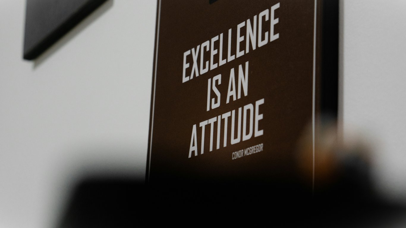 Executive mastermind hot-seat model for AI leaders (6–8 person AI peer group)