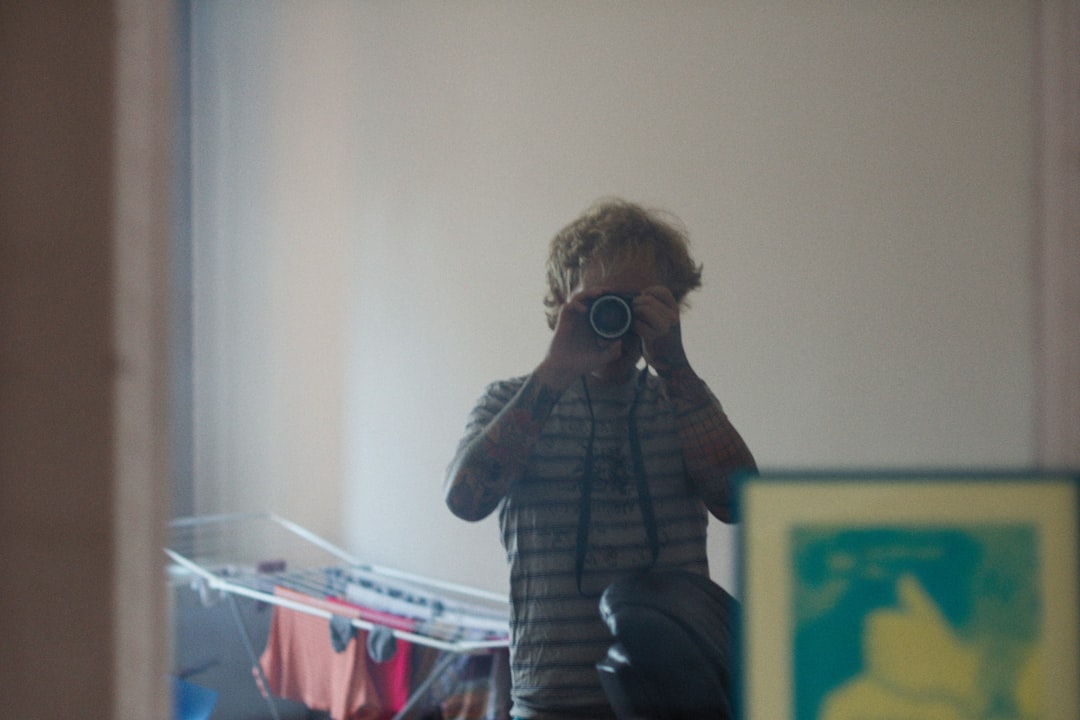 The Ultimate Guide to Gifting Across Time Zones: Timing, Etiquette, and Cultural Norms by Country