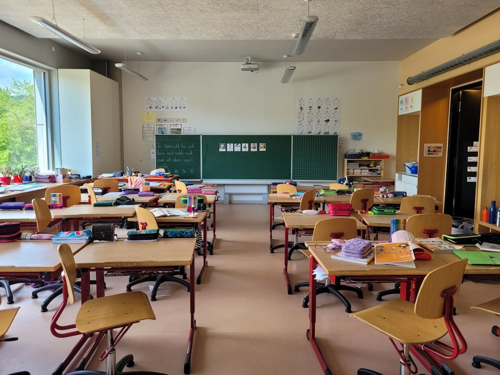 Photo by Nathan Cima on Unsplash — airtable linked tables for student tracking
