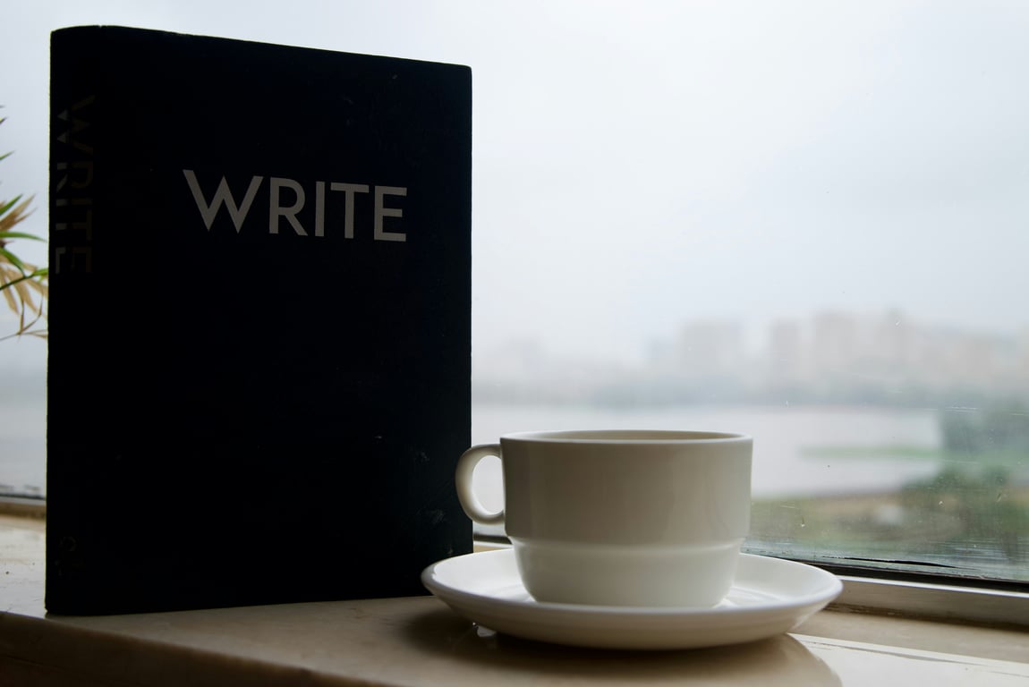 How Content Agencies Are Using AI to Scale Without Replacing Human Writers