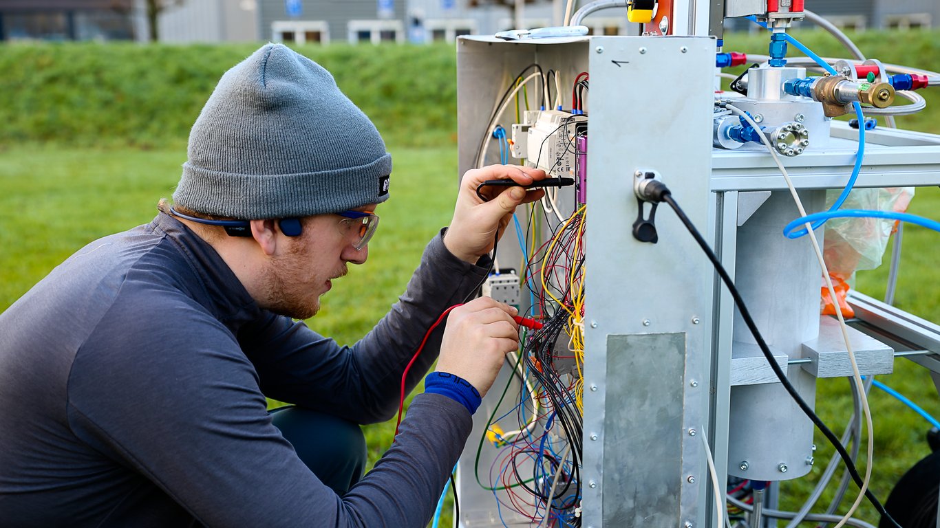 Troubleshooting a bad crimp that only caused issues during freezing weather.