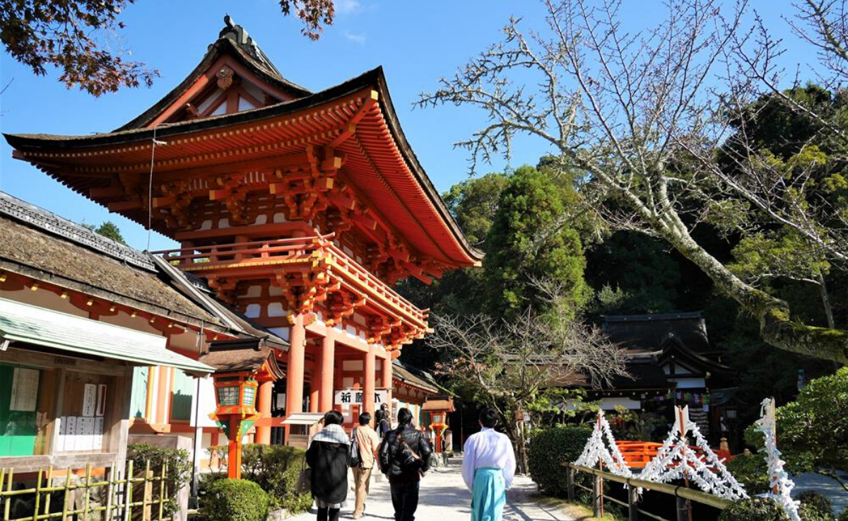 【京都】賀茂別雷上賀茂神社：走訪京都2600年歷史最古老神社｜本質旅行