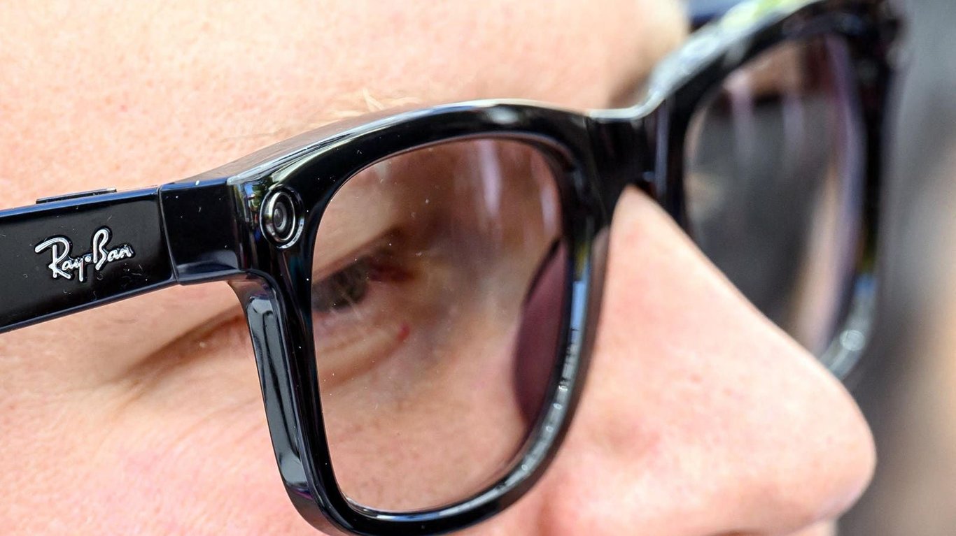 How 2 Students Used The Meta Ray-Bans To Access Personal Information