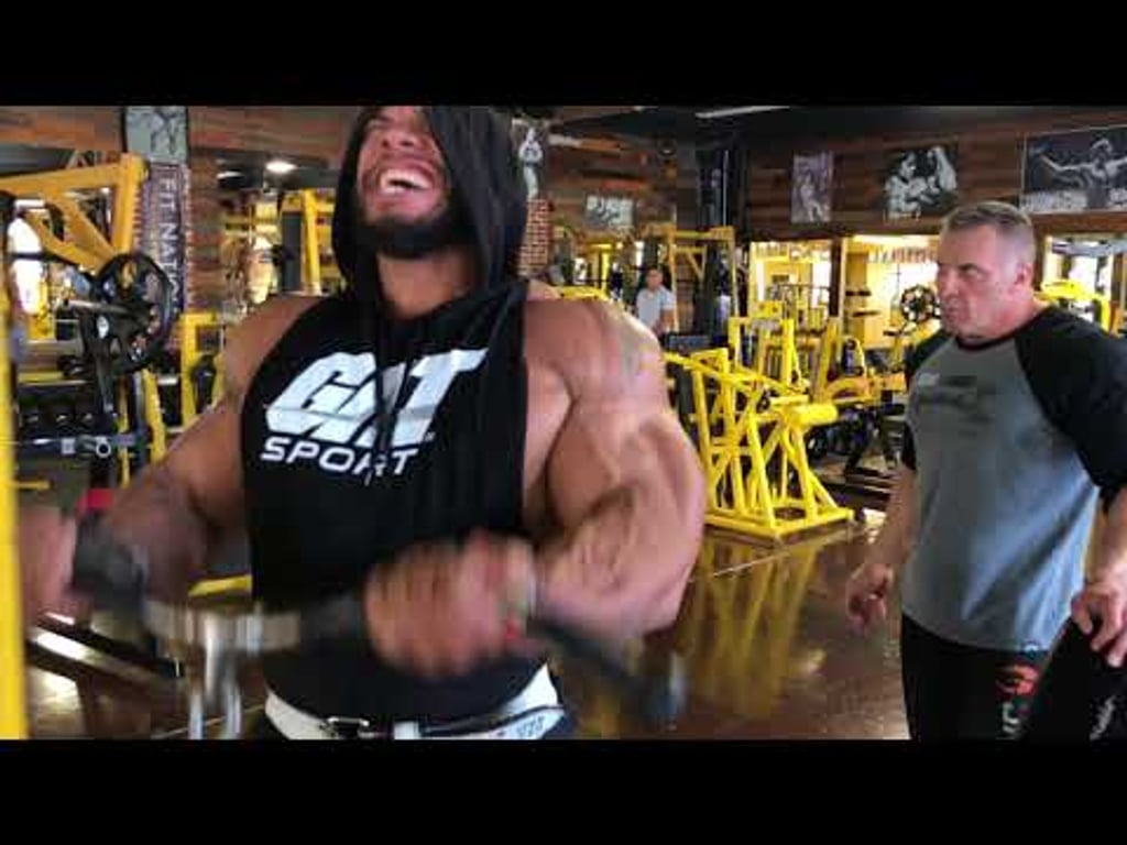 Giant set rotation for BICEPS with Sergio Oliva Jr