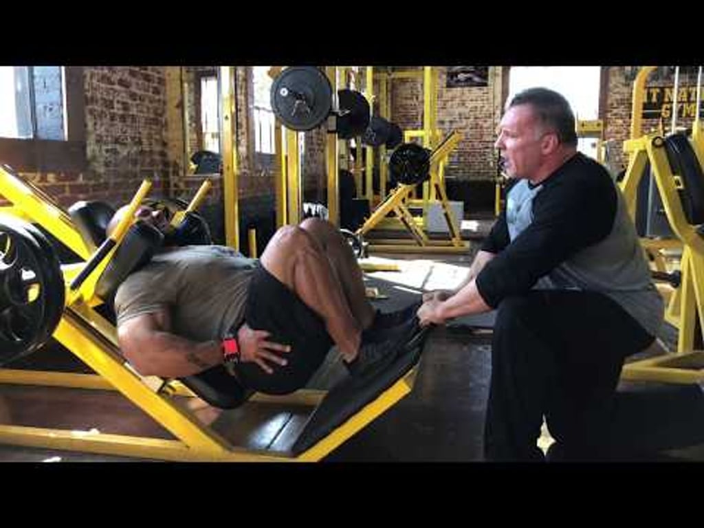 Giant set rotation for HAMSTRINGS/GLUTES with Sergio Oliva Jr.