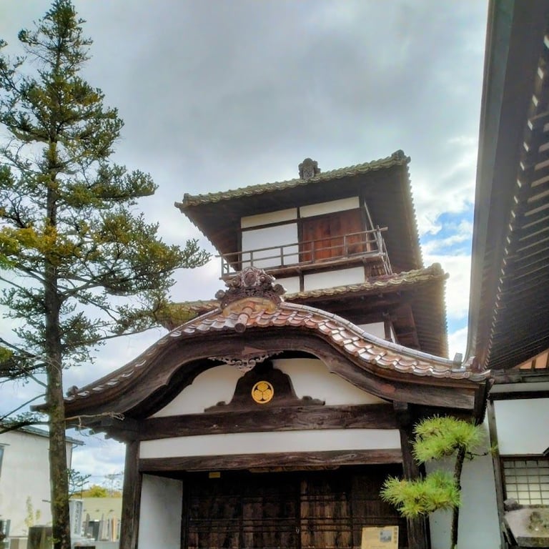 阿弥陀寺御三階（旧鶴ヶ城本丸御三階） · 4-20 Nanokamachi, Aizuwakamatsu, Fukushima 965-0044, Japan