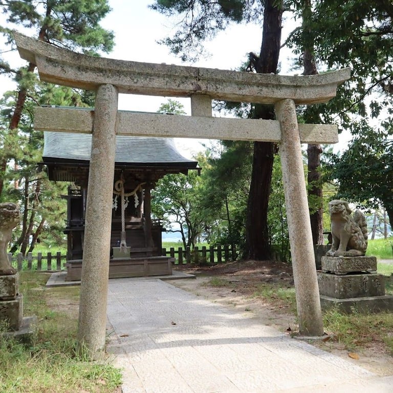 Amanohashidate Shrine · 643-1 Monju, Miyazu, Kyoto 626-0001, Japan