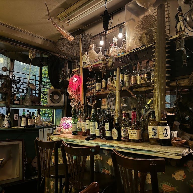 Shell house (undersea bar)