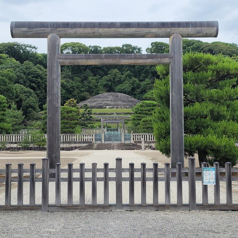 Mausoleum of Emperor Meiji at Fushimi Momoyama · Momoyamacho Kojosan, Fushimi Ward, Kyoto, 612-0831, Japan