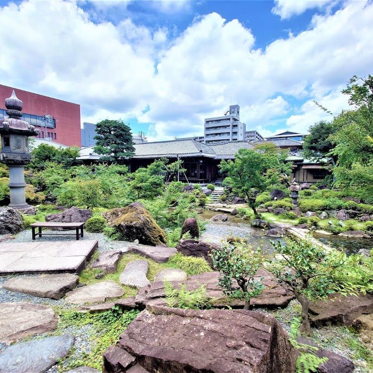 山縣有朋別荘 第二無鄰菴跡 · 489 Higashiikesucho, Nakagyo Ward, Kyoto, 604-0922, Japan