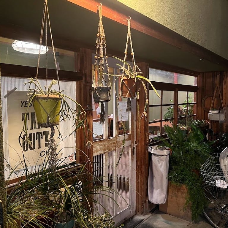 Seikōsha Books · 437 Tawarayacho, Kamigyo Ward, Kyoto, 602-0871, Japan